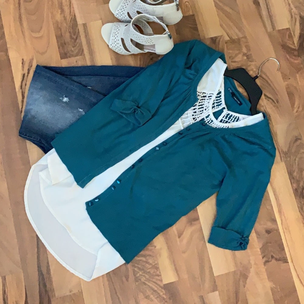 Ladies teal 3/4 sleeve cardigan! Like New!!